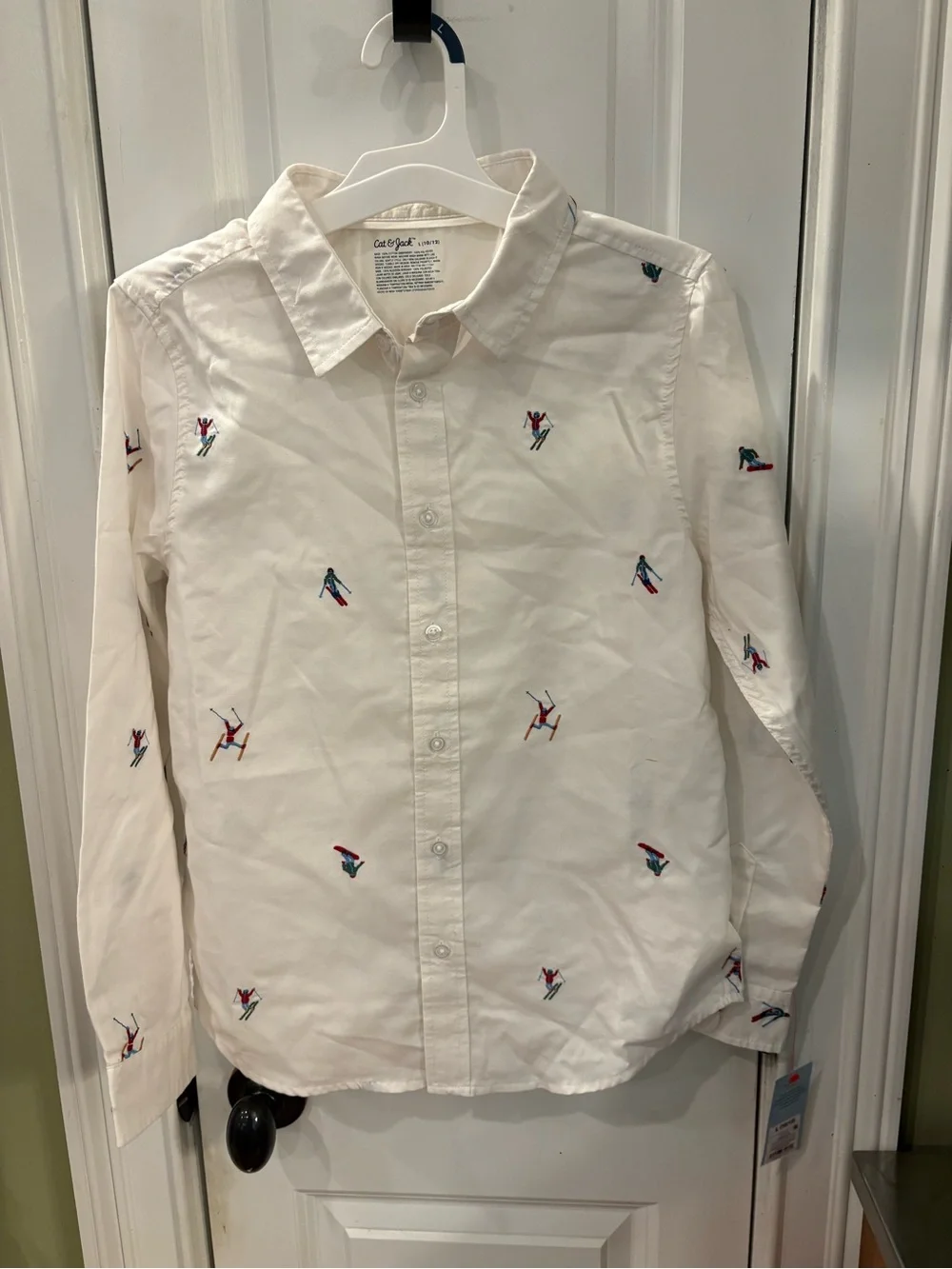 NWT Cat & Jack White Shirt with Ski Embroideries boys L (10-12) chest 36”